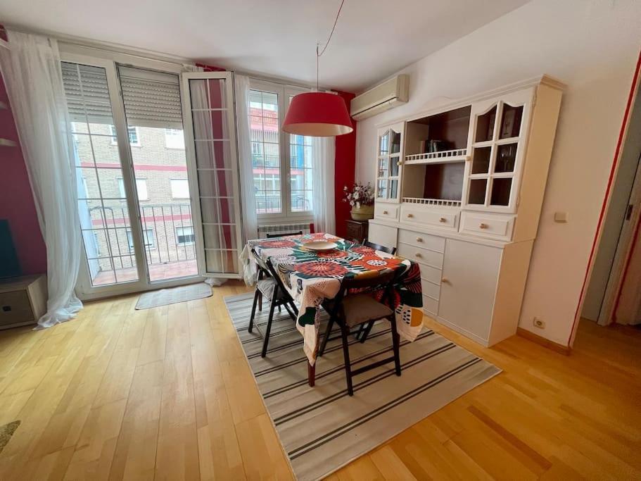 Acogedor Apartamento En 萨拉戈萨 外观 照片